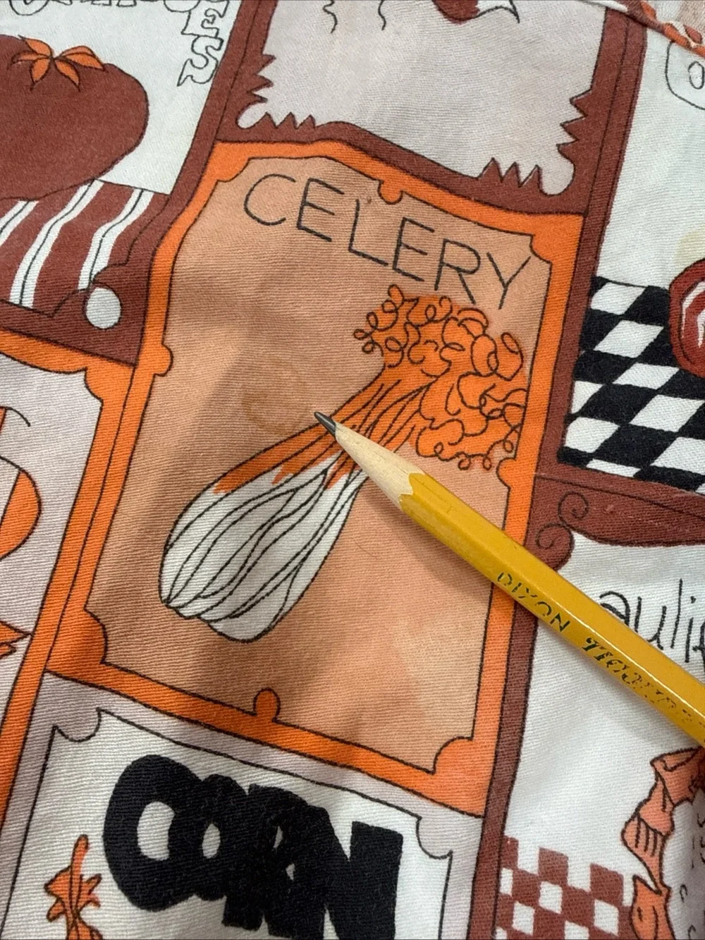 VTG apron tie in back vegetable theme so cute! Smock style